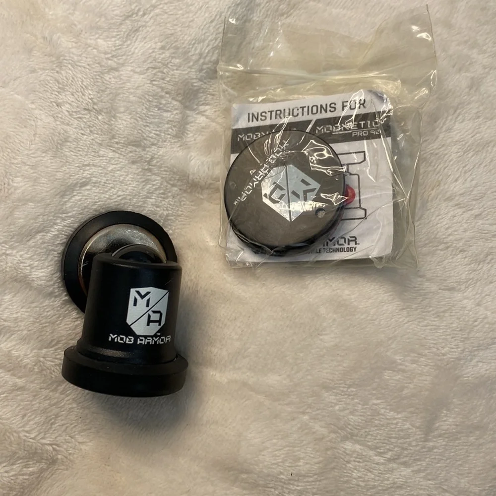 ❌SOLD ❌ - 🌸HOST PICK 🌸 Mobnetics Pro 90 - magnetic phone mount - Picture 7 of 8